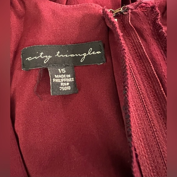 City Triangles Maroon Formal Gown w/ Beaded Neckline – Size 15 - Picture 7 of 8